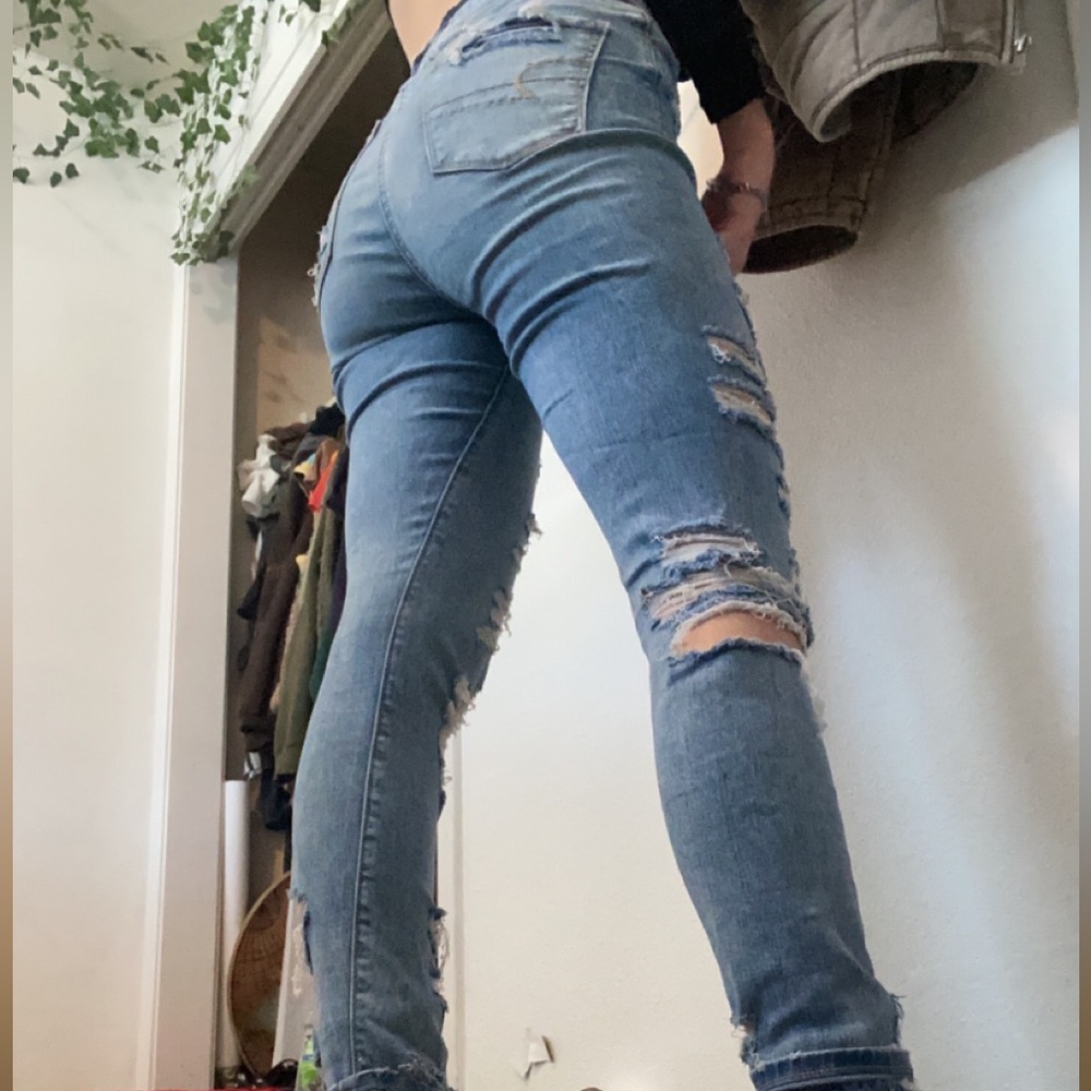 ripped American Eagle skinny jeans